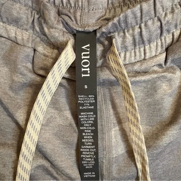 NWOT - Vuori Camo Performance Joggers - Picture 8 of 8